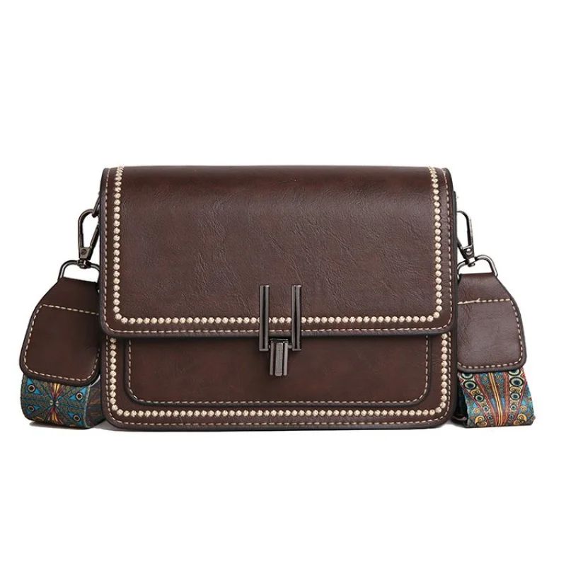 

Elegant Simple Commuter Bag For Business Women With Crossbody Strap Minimalist Look And Functional Design