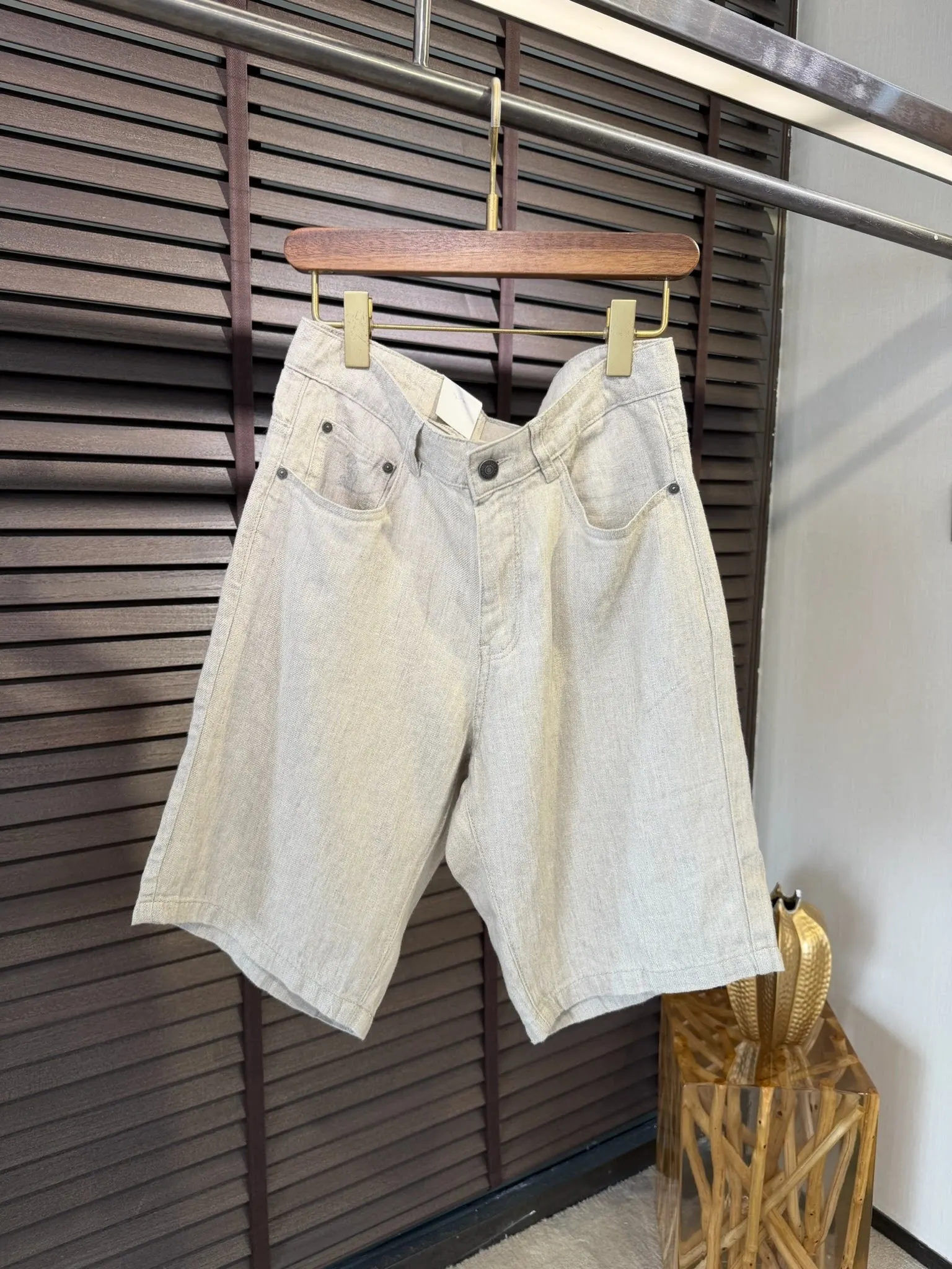 

Льняные шорты-бермуды BC в итальянском стиле old money, коллекция 26SS, ретро, простые, повседневные, длиной до колена