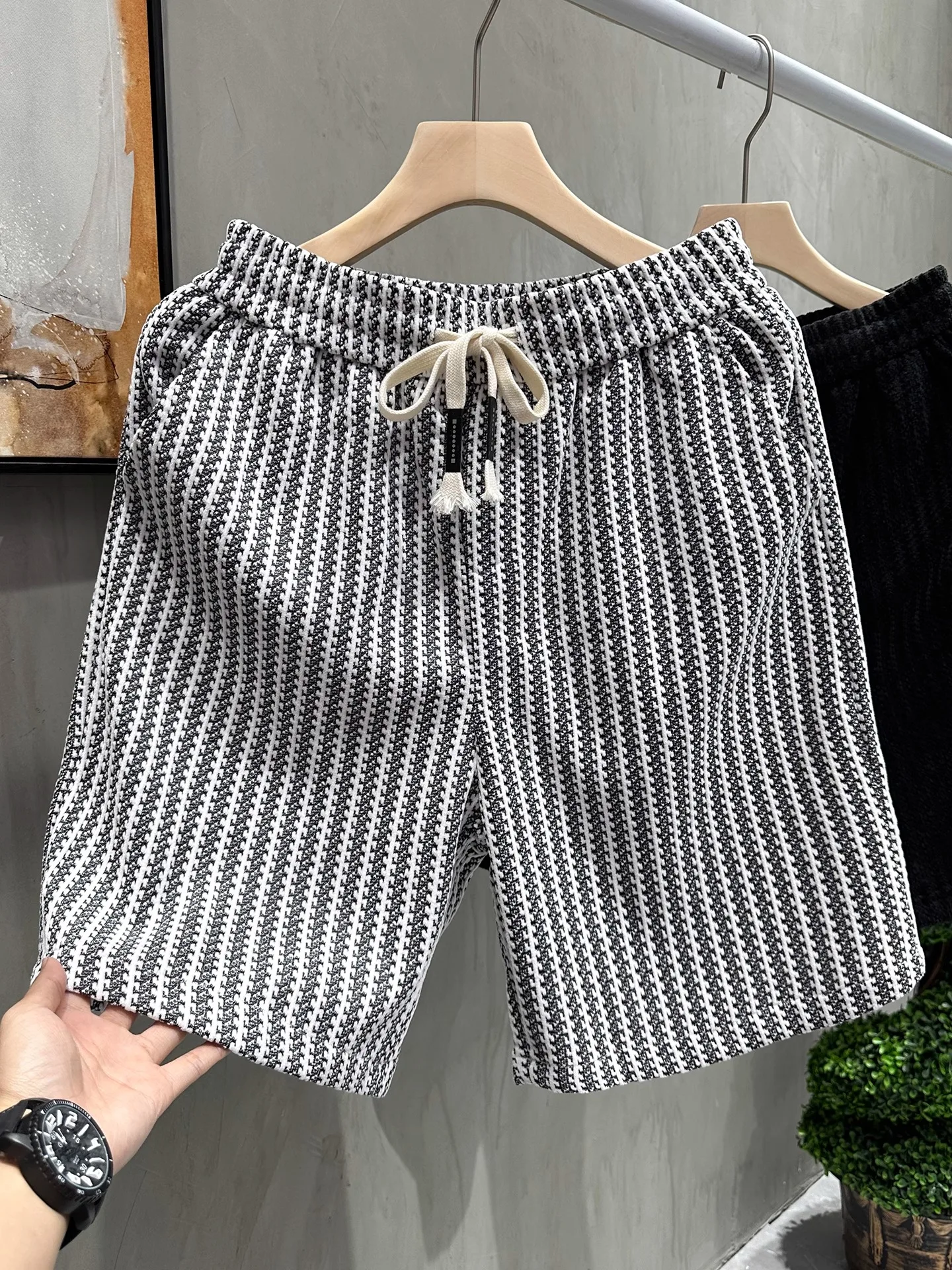 men's-knitted-ort-pants-summer-bla-white-stripes-sports-loose-casual-five-point-ket-handkerchief-trendy-brand