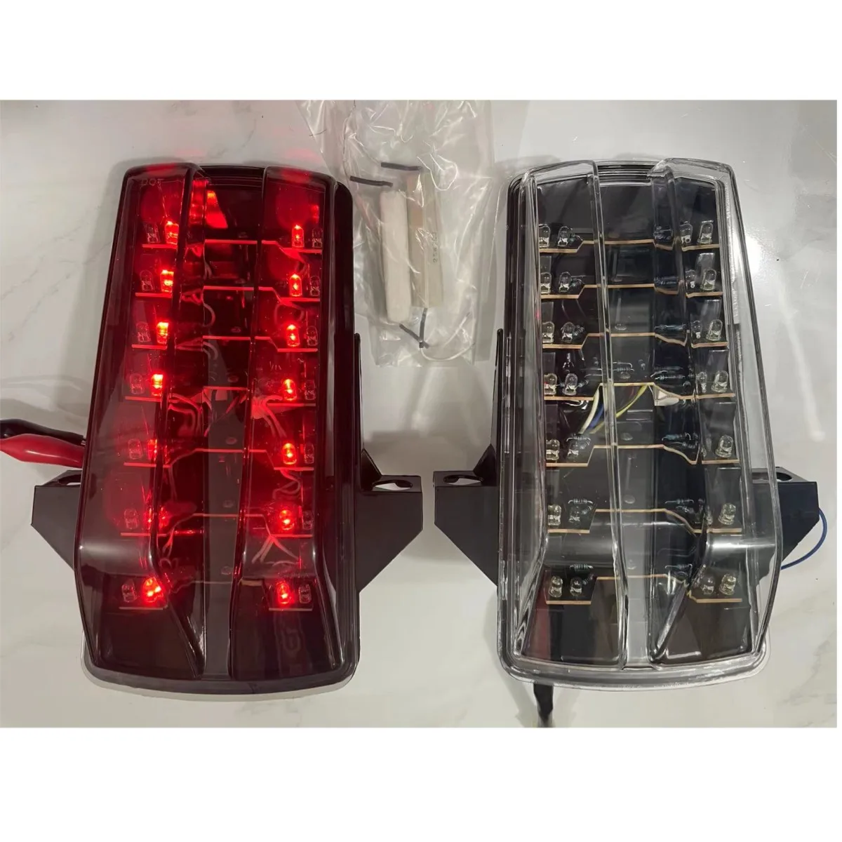 

Motorcycle Rear Fender Tailling Edge LED Brake Tail Light Turn Signal Taillight For SUZUKI SV650 SV650S SV650A SV1000 S 2003-11