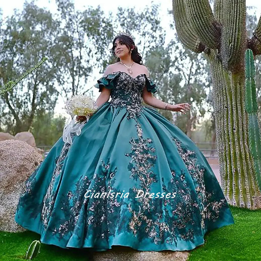 

Emerald Green Ruffles Off The Shoulder Quinceanera Dress With Cape Ball Gown Gold Sequined Appliques Corset Vestidos De XV Anos