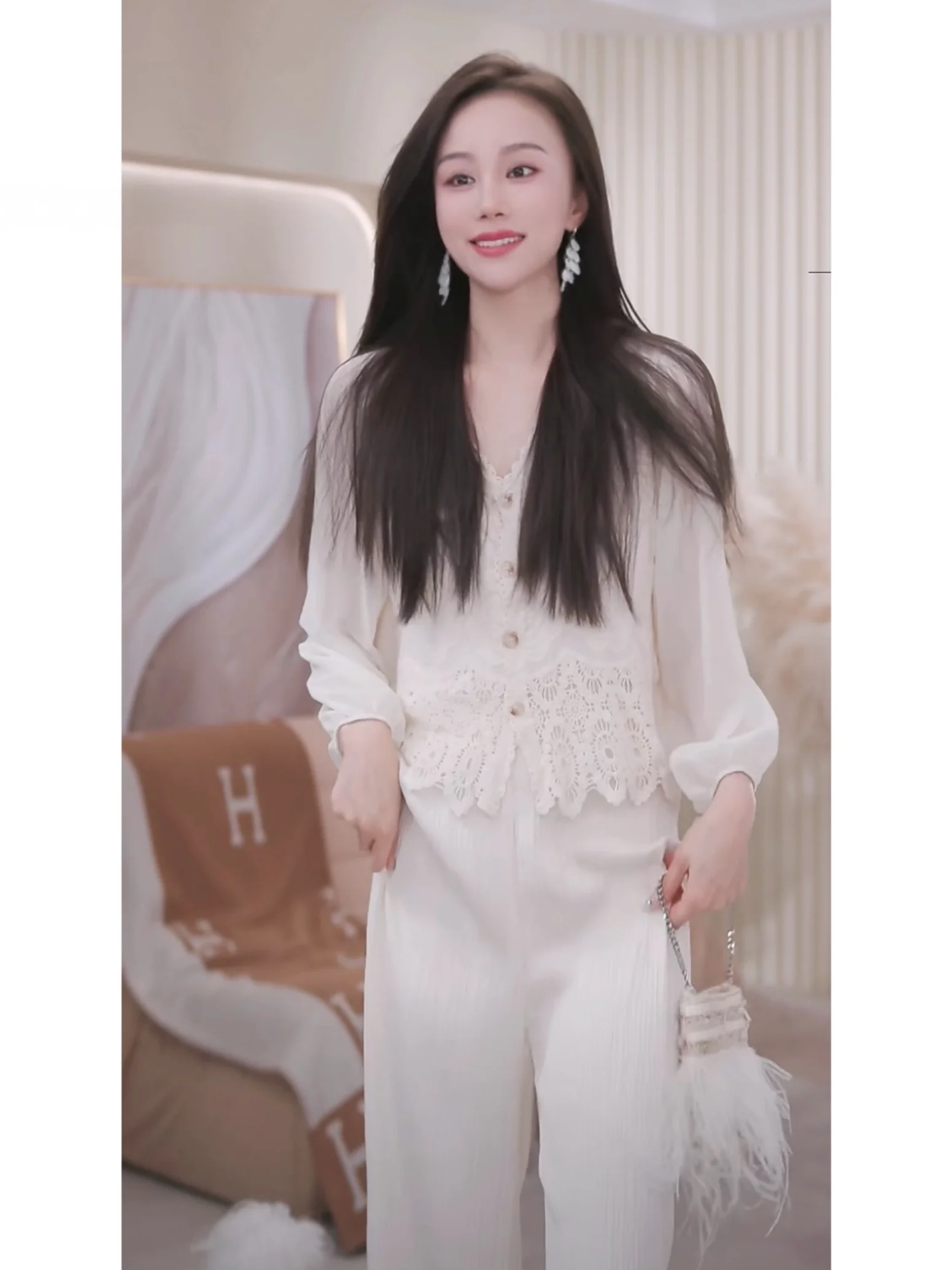 

Iris Summer 2024 ort Sve Lace Hollow out Embroidery Cotton 00% V-ne Commute Sle Slim Fit Silk Women's Top