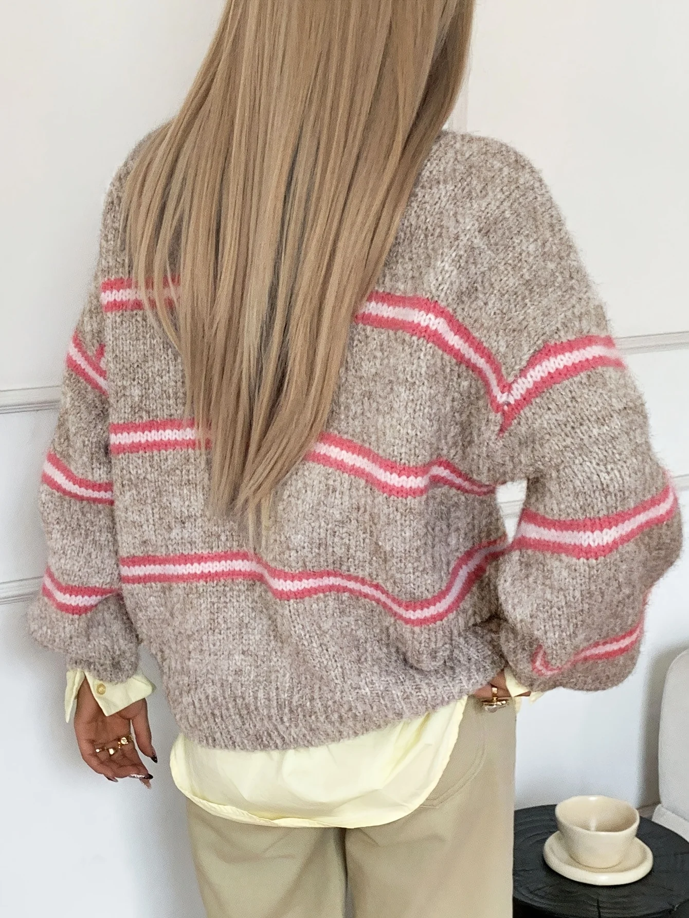 Picture 3: Women's casual loose striped V-neck long-sleeved knitted shirt, fashionable and casual style, autumn and winter style