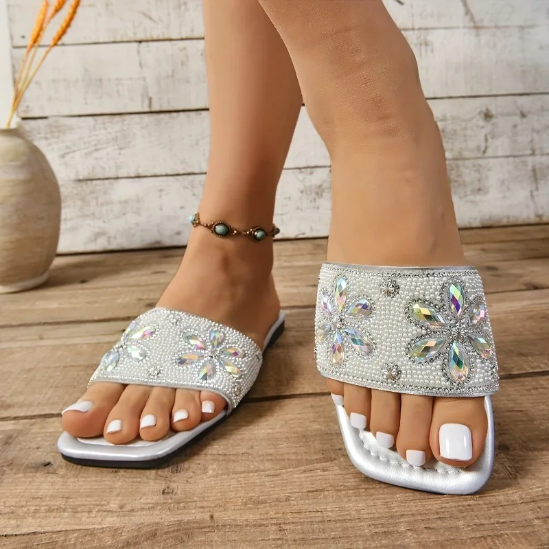 2026 Neue Damen-Flip-Flops mit eckiger Zehenpartie, offener Zehenbereich, Diamantbesatz, weicher Sohle, leichte Sandalen