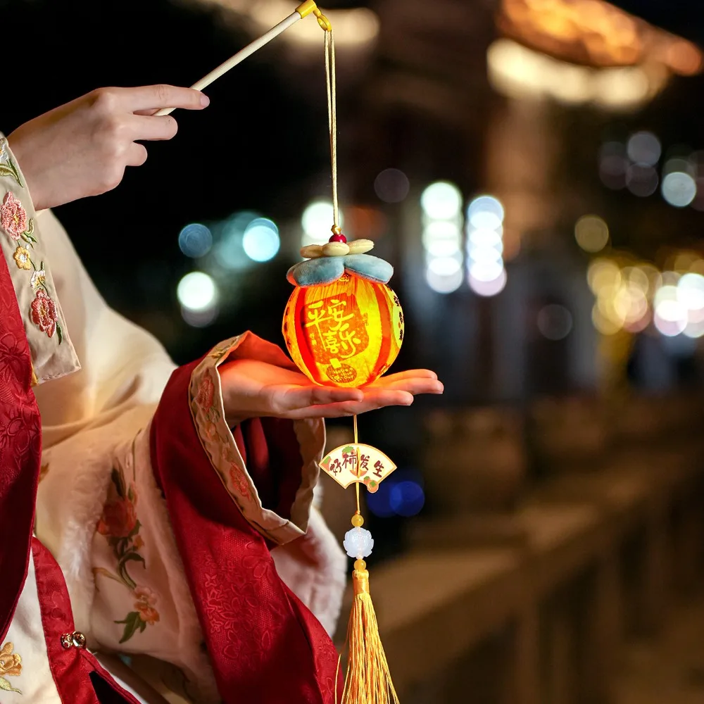 

Cartoon Chinese Style Lantern Handmade with Tassel Handheld Lantern Blessing Words Lucky Persimmon Lantern Living Room Decor
