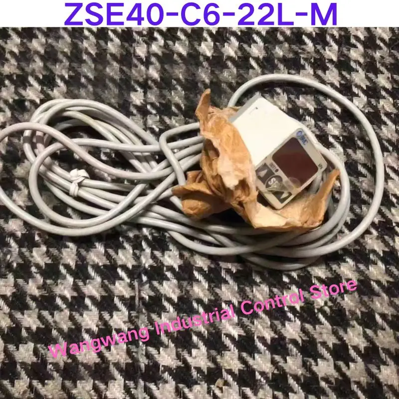 Second-hand test OK , ZSE40-C6-22L pressure sensor