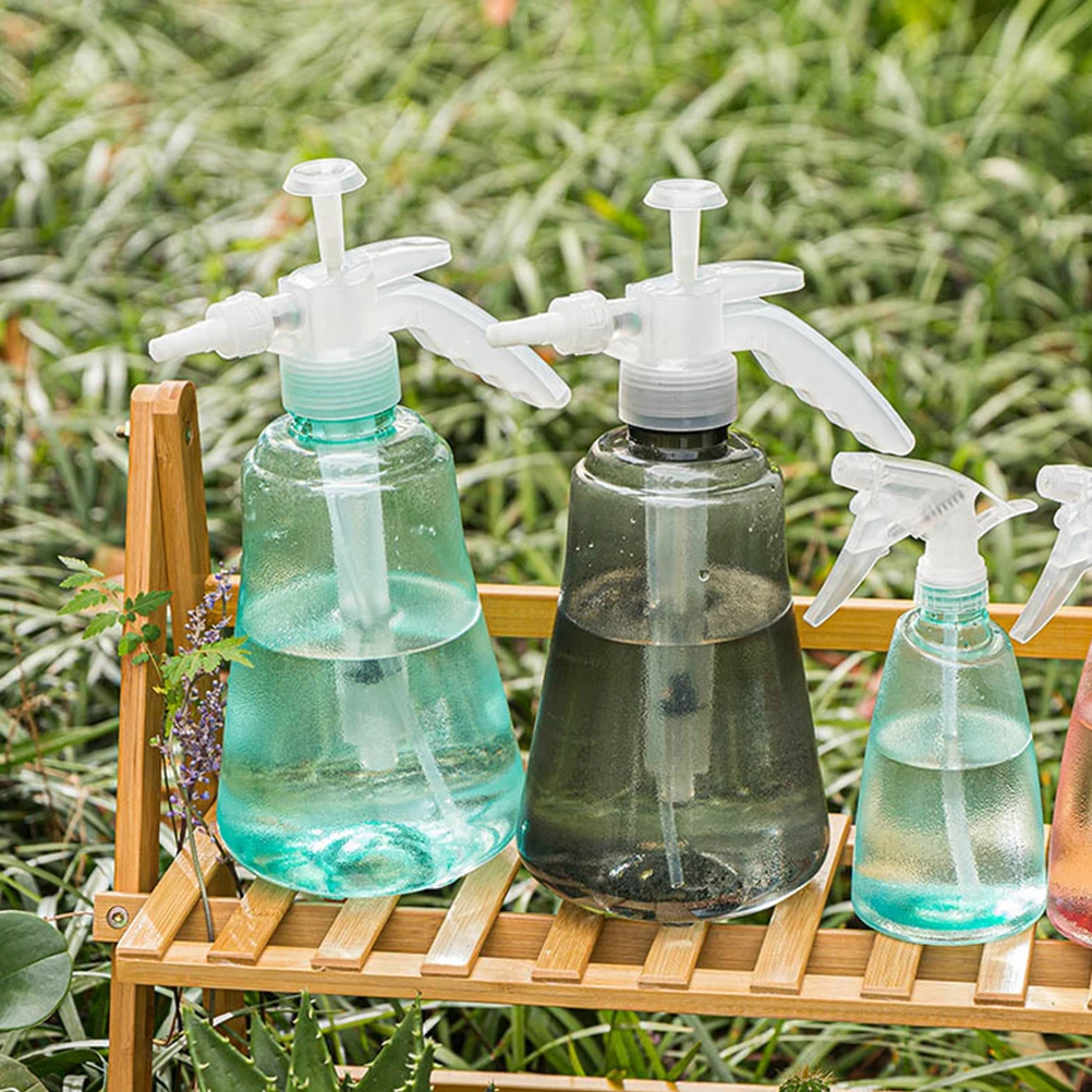 

1.5L Watering Can Sprayer Premium Plastic Pressure Bottle Lightweight Hand Pump for Home Garden Farm Use Water Containers