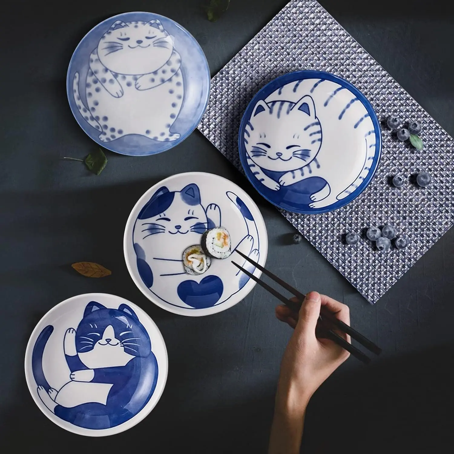 

Japanese Style Dish Cartoon Cat Pattern Ceramic Plate Sauce Dessert Sushi Hot Pot Seasoning Dish Home Decoration Tablewares 10cm