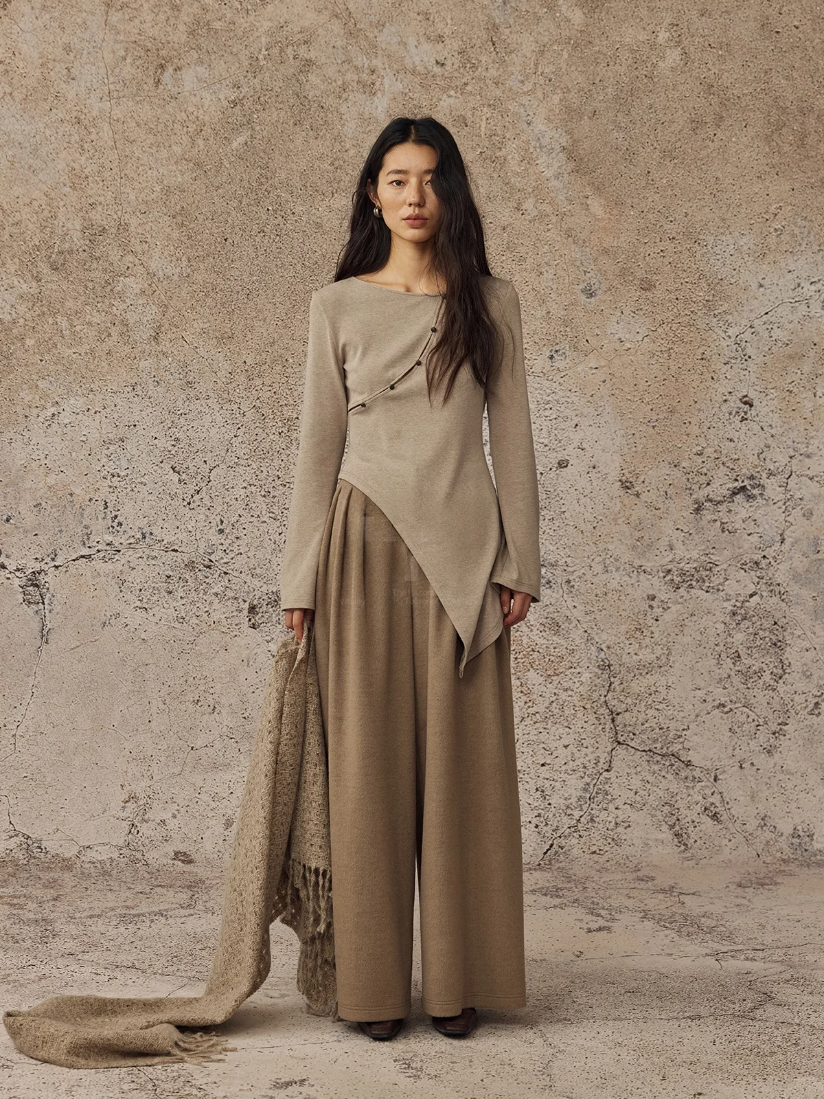 

Вязаный хлопковый топ Alpw с асимметричным дизайном, свободный крой, повседневная носка, китайский стиль, длинный рукав, однотонный, женский вязаный топ