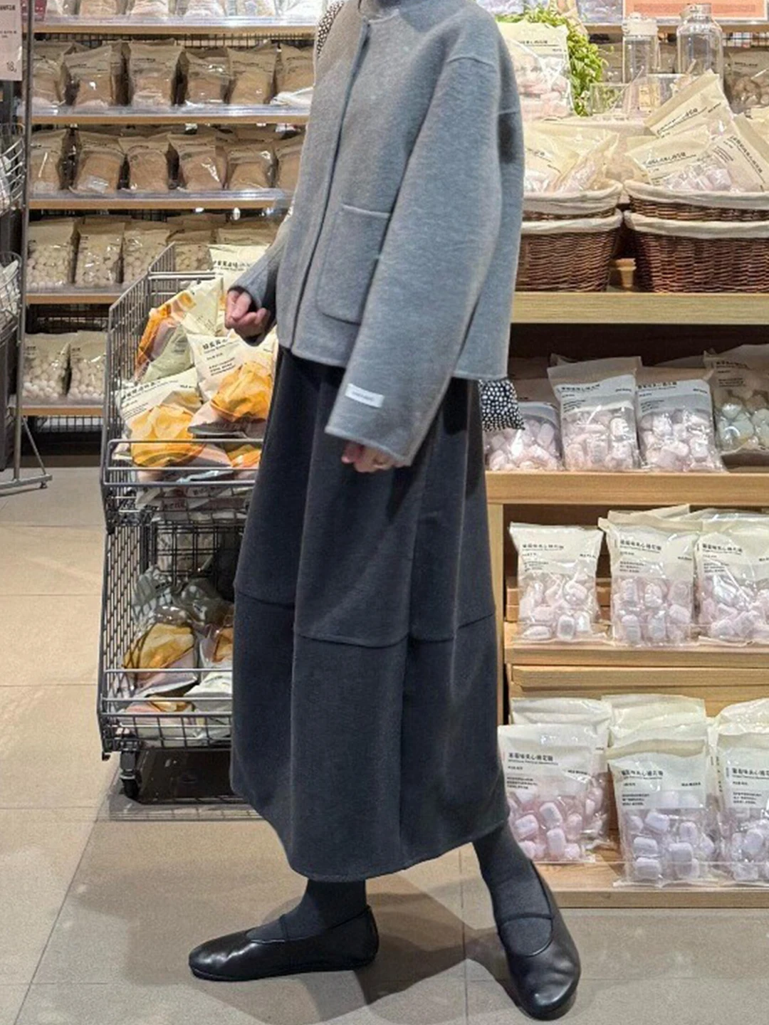 Spódnica midi/maxi z wysokim stanem, elastyczną talią, wzorem w kwiaty, modelująca sylwetkę, dla kobiet plus size.