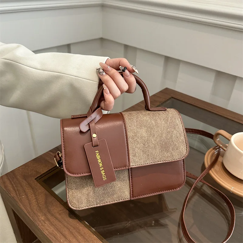 

Elegant Women's Handbag Crossbody Shoulder Bag, Snap Closure Tote Bag, Everyday Accessory, Geometric Pattern, Fashion Lovers