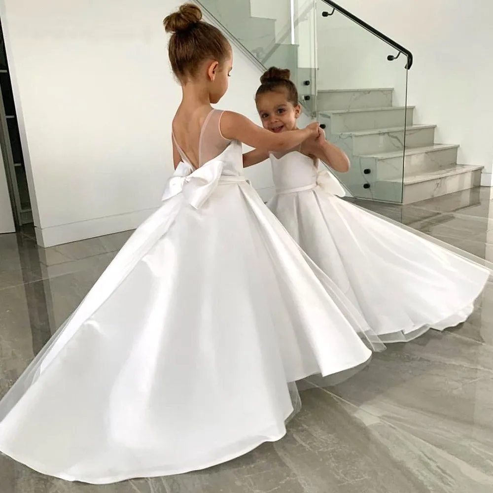 Einfache weiße Kind Blumen mädchen Kleider für Hochzeiten Satin A-Linie Tüll Bogen lange Brautjungfer Festzug Robe Erstkommunion Kleid