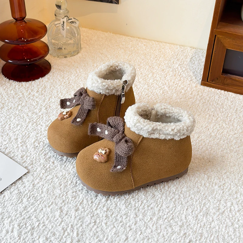 الفتيات حذاء من الجلد لطيف الانحناء الاطفال الأميرة الأحذية مع الفراء السميك 2025 شتاء جديد الأطفال أحذية بوت قصيرة أصابع مستديرة لينة وحيد الحلو #1