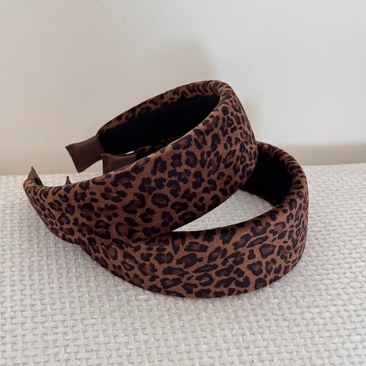 الكورية الخريف جديد ليوبارد طباعة عقال إكسسوارات الشعر لفتاة النساء الفرقة خمر شعبية الرائدة موضة الأطواق الكبار 2025