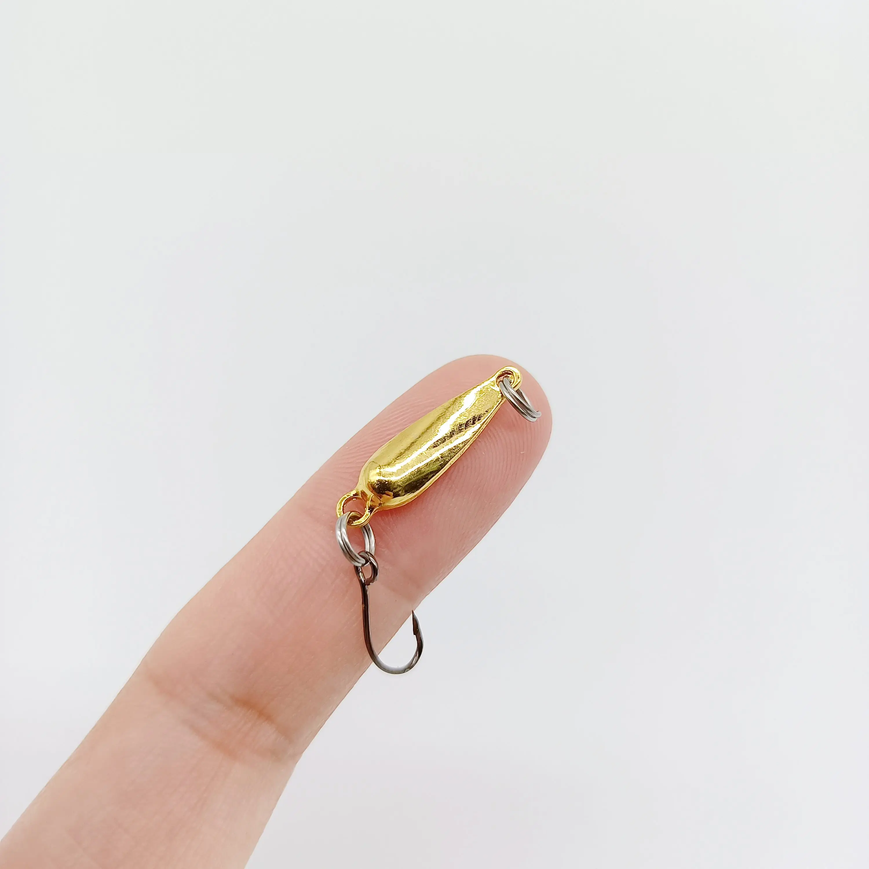 DUODUOYU 1PCS Metall Spinner Löffel Angeln Lockt 1,1g/2,2g/3,5g/5g/7g Isca Künstliche Harte Köder Bass Salzwasser Angeln Werkzeuge