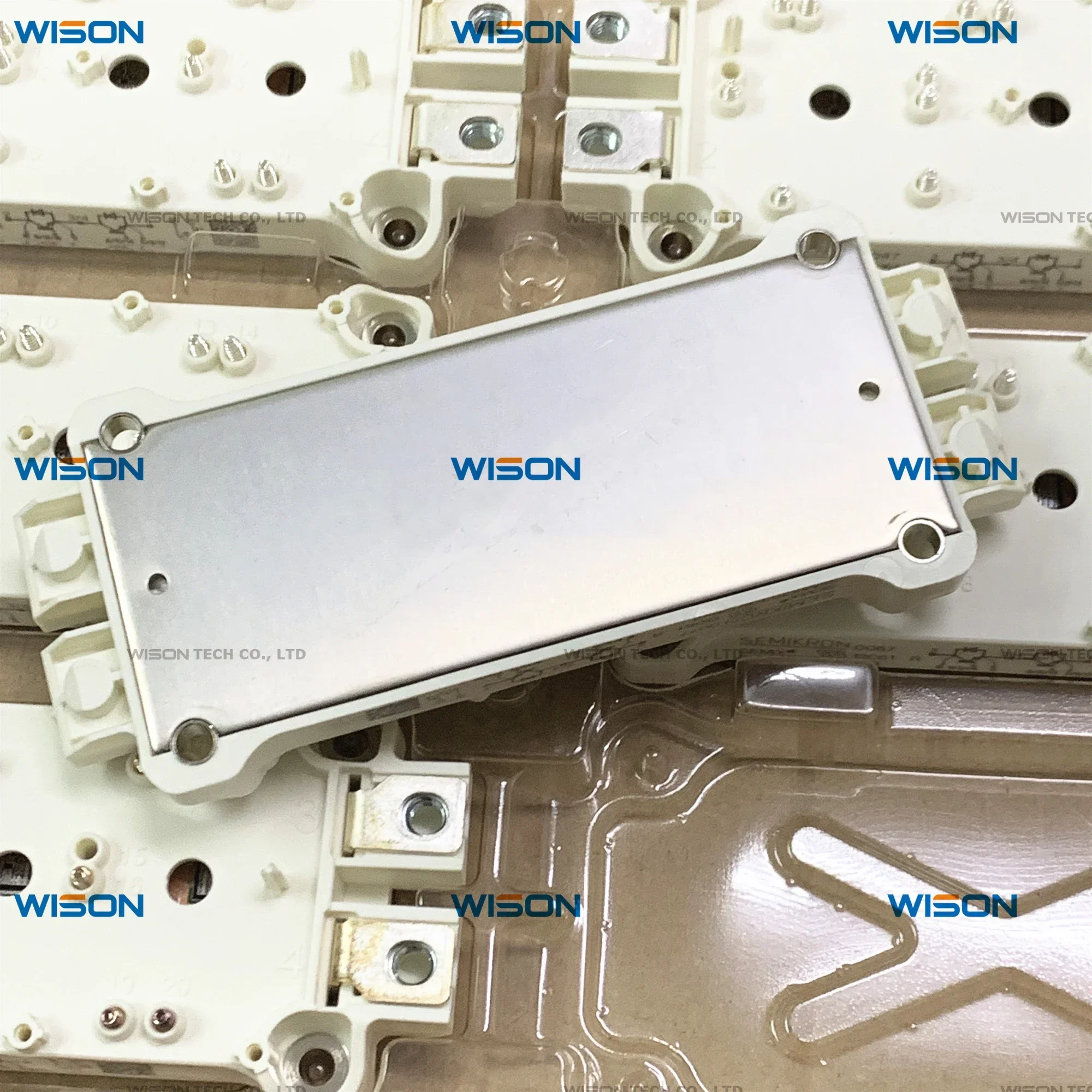 SEMIX353GB126V1 SEMIX353GB126V3 SEMiX453GB126V3  SEMIX353GB176HDS  FREE SHIPPING NEW AND ORIGINAL MODULE