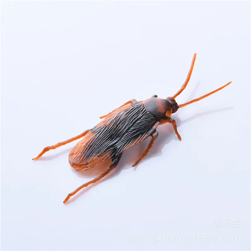 Spoof scary simulation cockroach realistic whole person Xiaoqiang fake cockroach trick toy