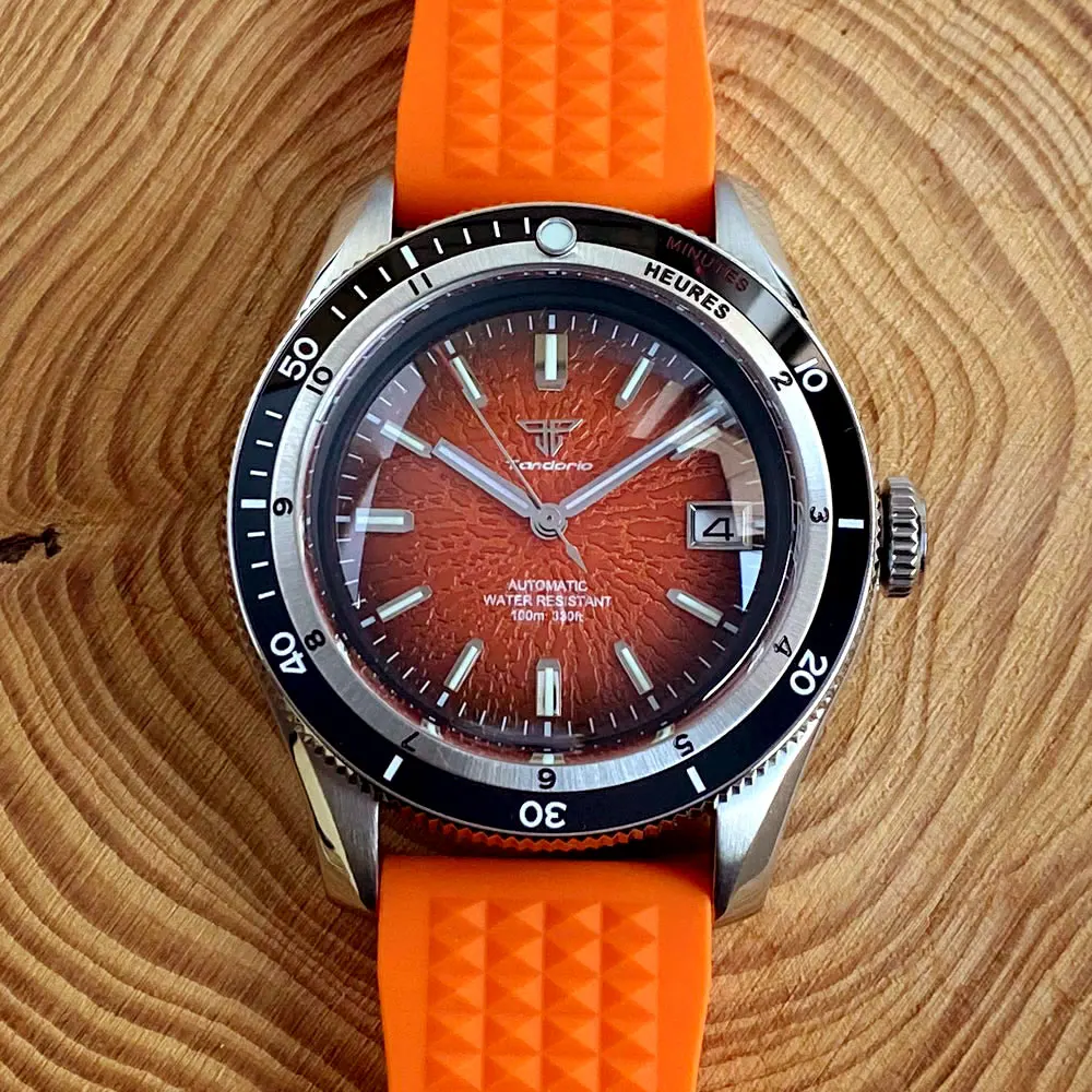 Domed Sapphire Crystal Japan NH35 Mechanical Automatic Men's Watch 40MM 200m Diver Red/Green/Orange Texture Dial Rubber Strap