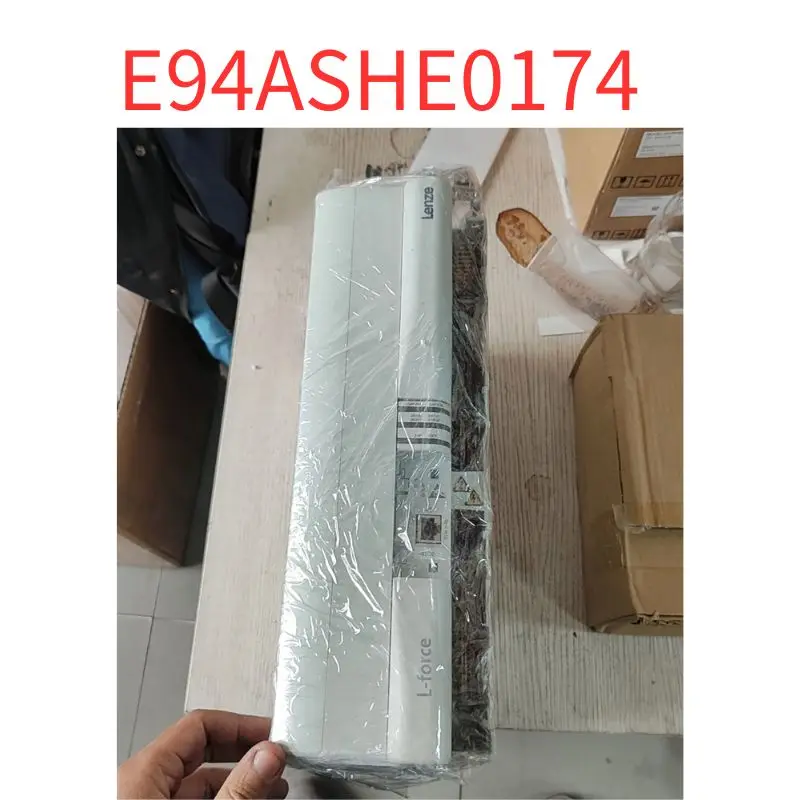 

Second-hand E94ASHE0174 9400 servo driver