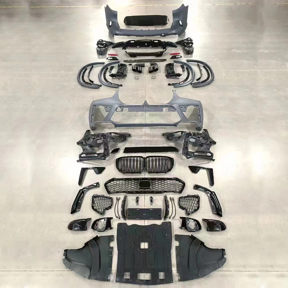 

Body Kit With Grille Front Rear Bumper Body Kit Assembly for X5 G05 2019-2022 Upgrade to X5M.