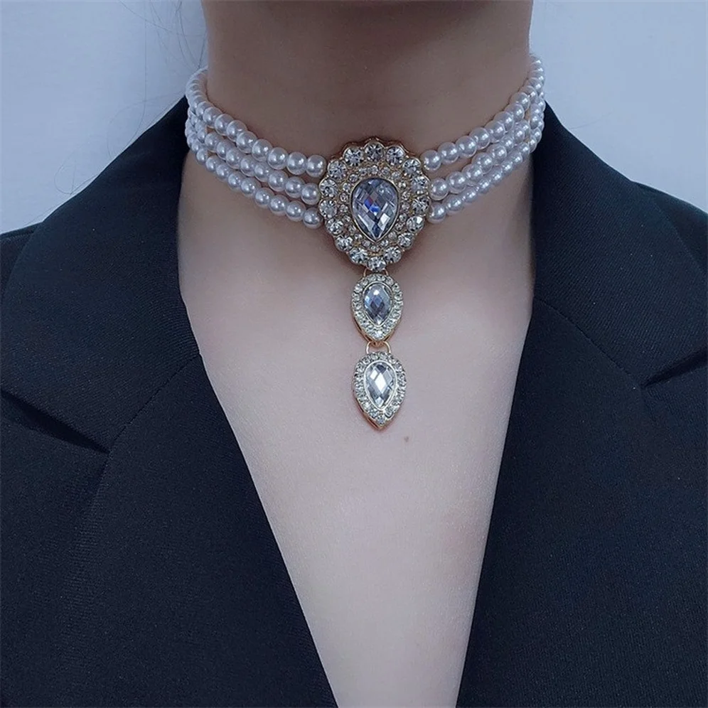 

Fashion Multilayer Pearl Necklace for Women Elegant Shiny Rhinestones Exaggerated Clavicle Chain Charm Girls Trend Neck Jewelry