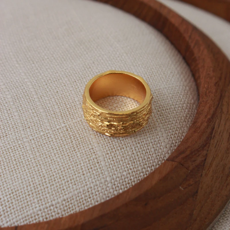 Litheline 24K Gold Plated Brass Wood Grain band Ring Solid Anti-Tarnish Plating Lightweight Comfort Minimalist Jewelty view 4