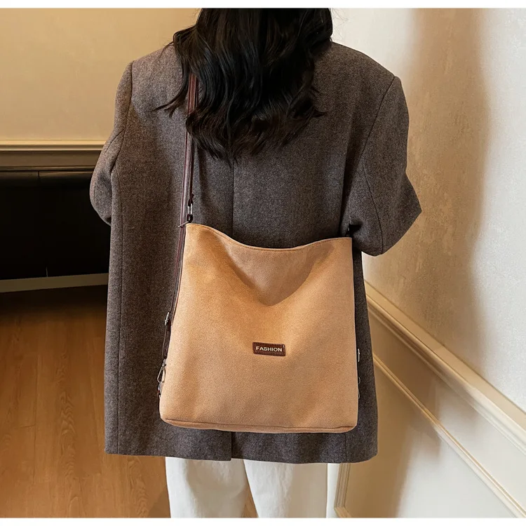 حقيبة يد من جلد البولي يوريثان للنساء ذات سعة كبيرة للتنقل على حقيبة كتف يدوية مربعة أفقية