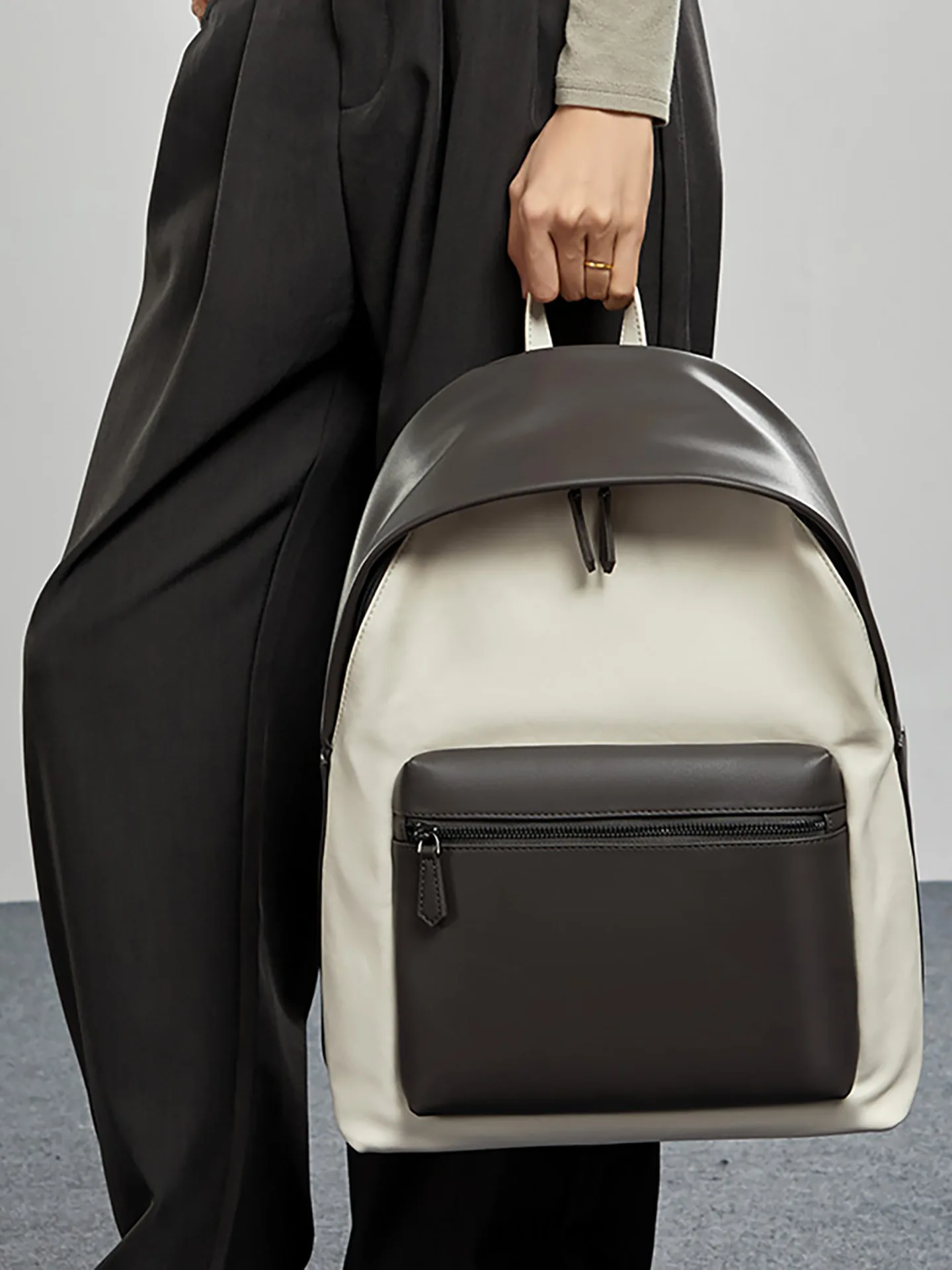 

Новый высококачественный лакированный кожаный глянцевый цветной рюкзак большой емкости портативный простой и универсальный рюкзак для женщин