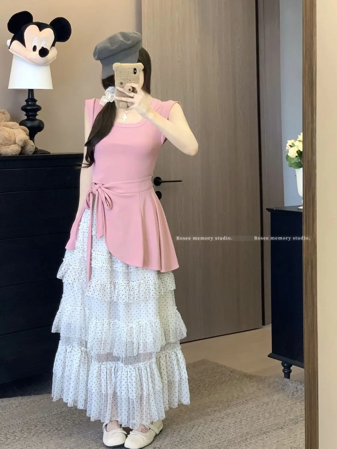 เอวแคบผู้หญิงเสื้อTอเนกประสงค์อารมณ์บินแขนเสื้อยืดฤดูร้อน 2025 สีทึบสแควร์คอด้านบน