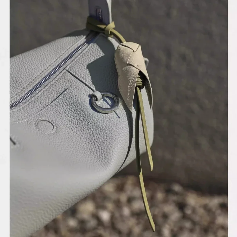 

Songmont package pendant - cicada - top layer cowhide - unique and fashionable multi-purpose animal pendant accessory