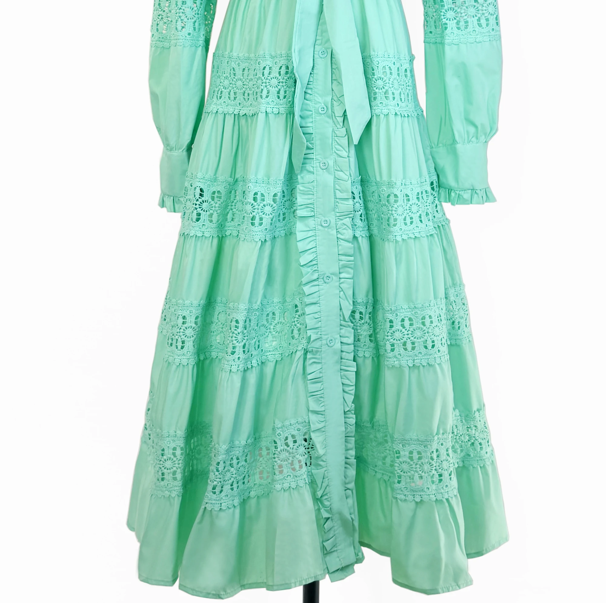 Hohe Qualität Solide Blume aushöhlen Spitze Prom Kleid für Frauen Elegante Stehen Lange Laterne Hülse Spitze Up Casual Vestido Femenino