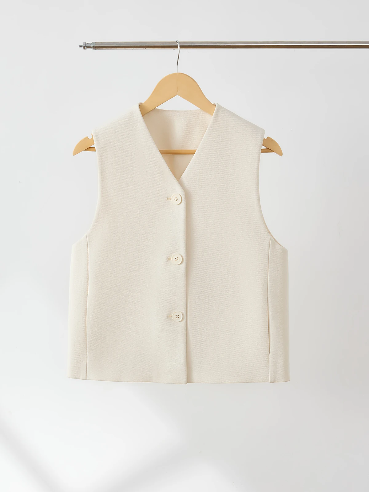 

Белый женский жилет с V-образным вырезом из полиэстера, стандартной длины, на одной пуговице, модная верхняя одежда для весеннего сезона