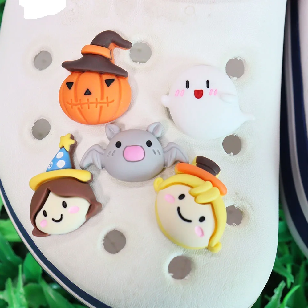 Mix 50pcs Resin Cartoon Ghost Bat Pumpkin Boy Girl Garden Sandals Shoe Charms Decoration Shoe Buckle Accessories Halloween Gift