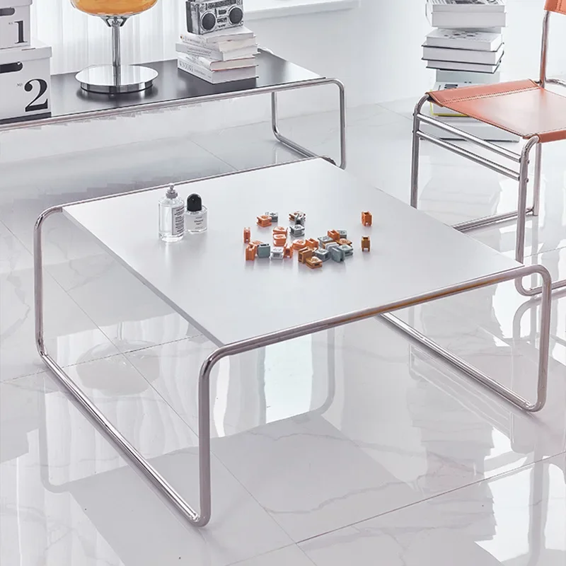 Tavolino da caffè combinato in acciaio inossidabile semplice e alla moda, medievale in bianco e nero