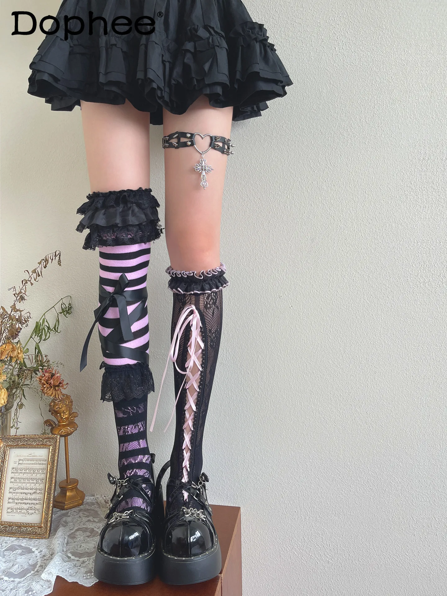 

Japanese original gothic style dark loli striped over-the-knee socks strap lace sweet cool girl Lolita knee-high socks