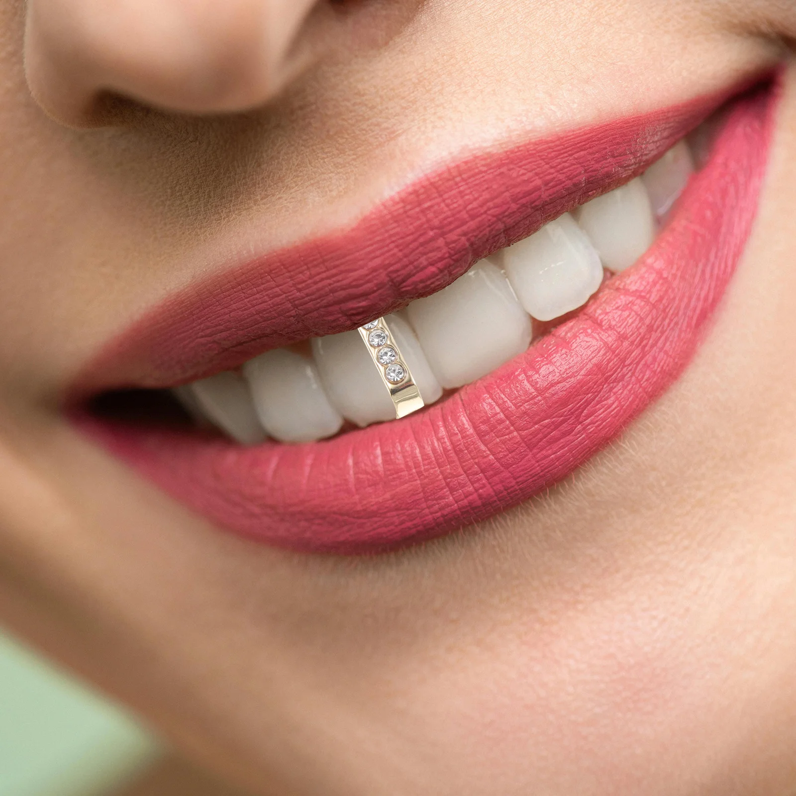 2Pcs Four Rhinestone Gold Tooth Caps Hip Hop Vertical Bar Tooth Jewelry Fake Teeth Party Costume Accessory Accessories