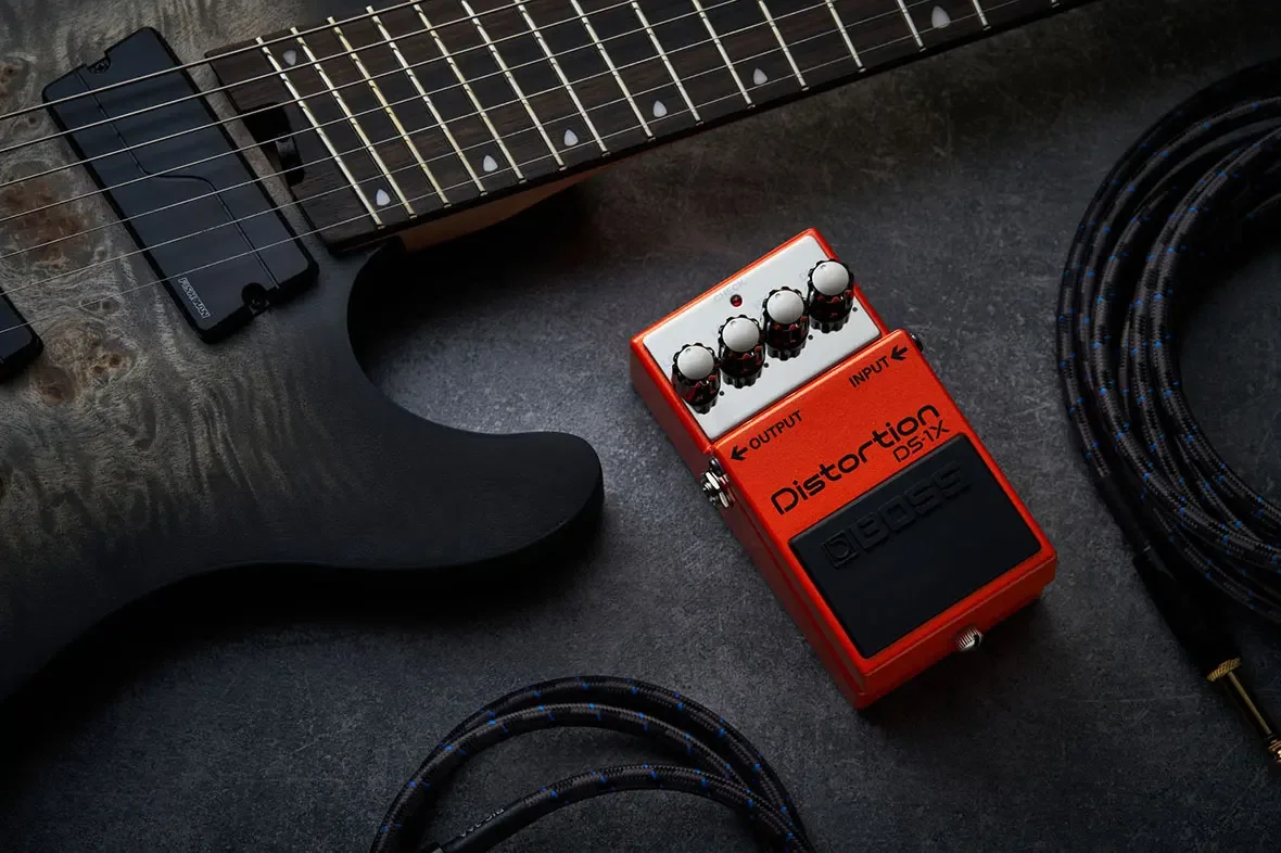 Pedal Distorsi DS-1 DS-2