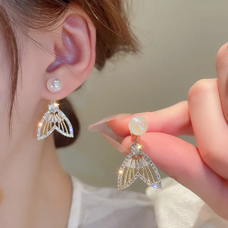 

Hot Selling Shiny Sparkling Earrings With Tiny Dazzling Stones Pretty Mermaid Tail Design Simulated Pearl Women Earring Gift