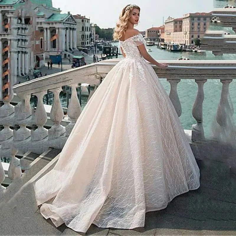 Vestido De Novia De manga corta con cuello en V, moderno, con Apliques De encaje 3D, para Novia, con cuentas De princesa