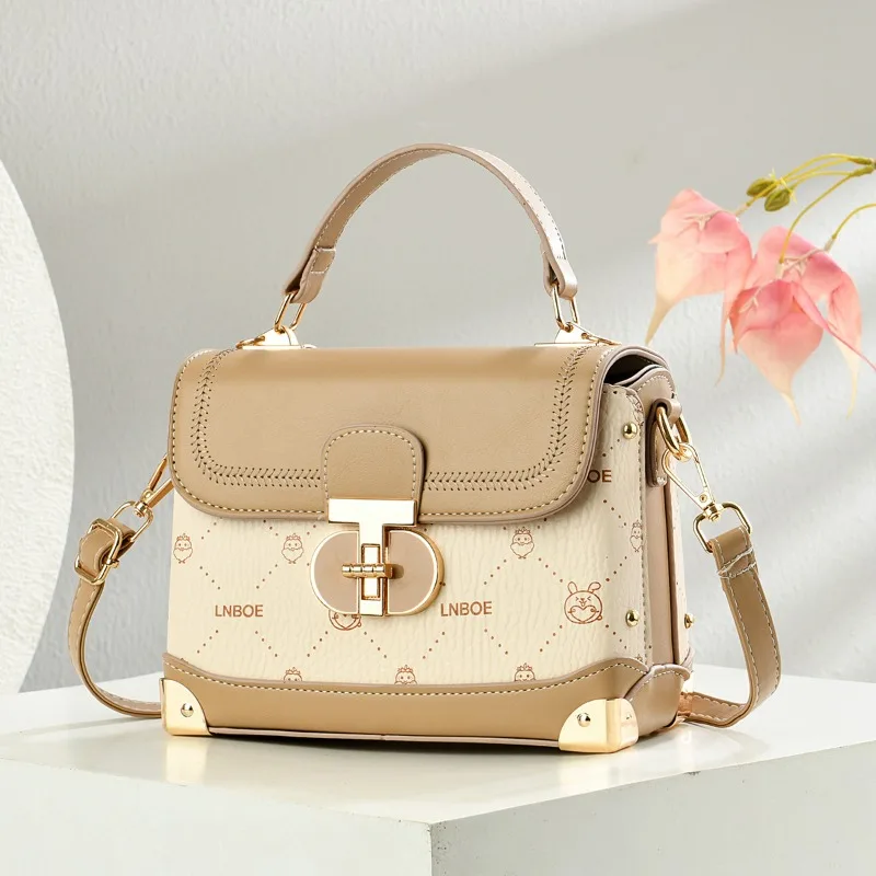 

Hot Sale Crossbody Bag for Women Simple Cute Design Handbag Practical for Travel and Commuting Small Square Bag Bolsa Feminina