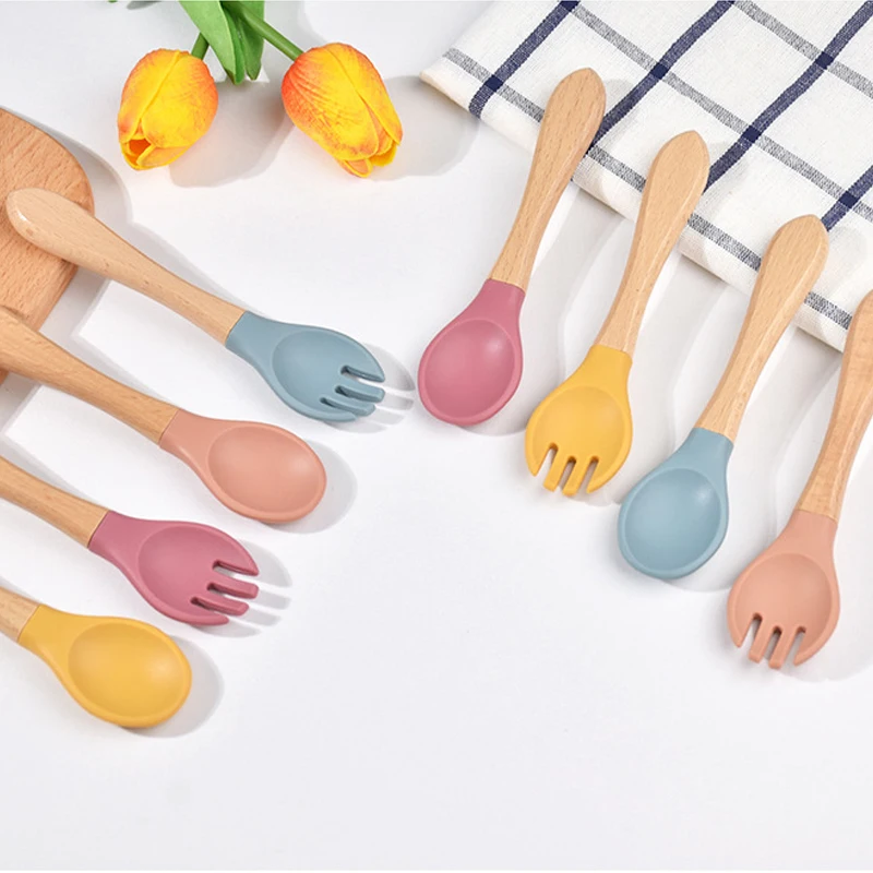 Cuillère fourchette à manche en bois pour bébé, en Silicone de qualité alimentaire, cuillère d'entraînement à l'alimentation pour enfants, ensemble de vaisselle alimentaire complémentaire, 100%