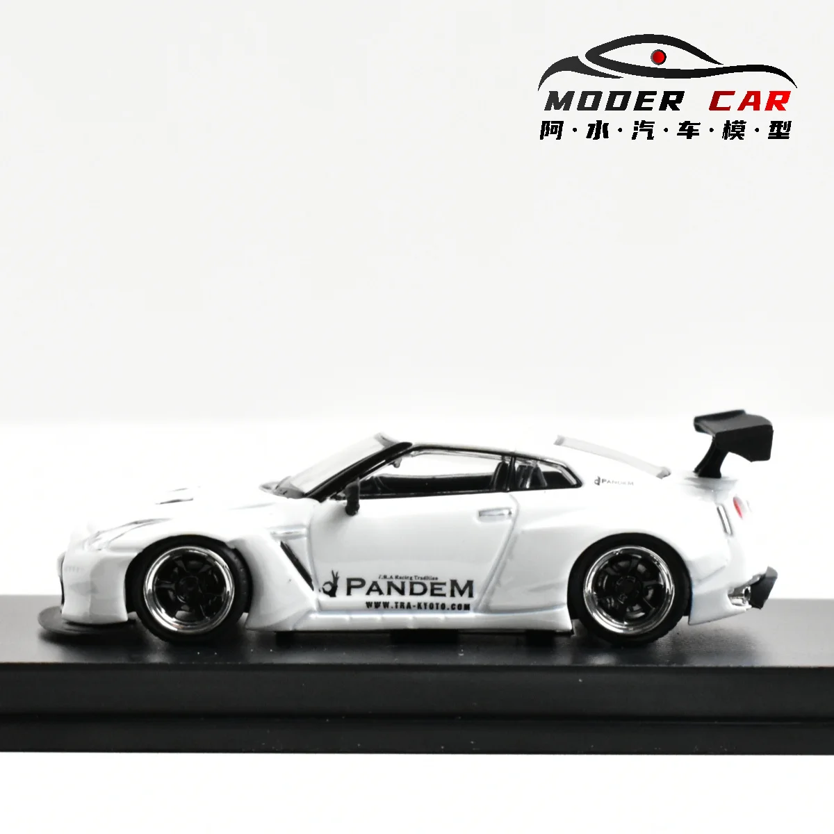 

LMLF 1:64 R35 Rocket Bunny Diecast Model Car