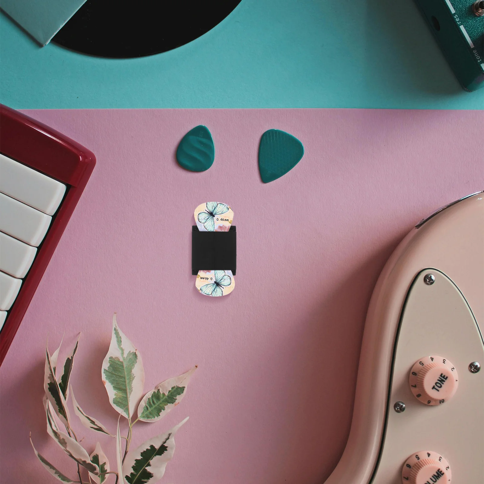 

8pcs Pick Holder For Guitarists Black Silicone Universal Plectrum Storage Acoustic Electric Guitar Bass Ukulele Headstock