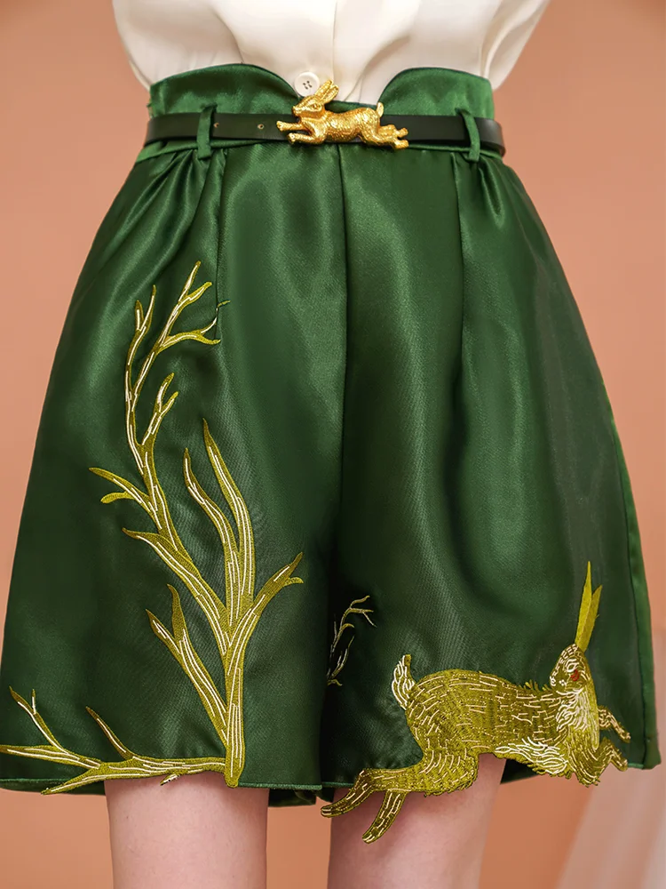 

Spring Summer Original Design Women All-match Delicate Vintage Style Embroidered Rabbit Running Bunny Green Shorts