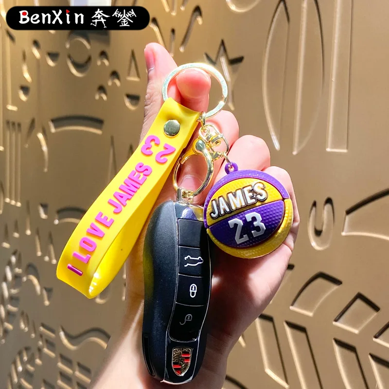 المعلقات حقيبة سلسلة المفاتيح الإبداعية miniso، المعلقات سلسلة مفاتيح السيارة شخصية الكرتون والهدايا