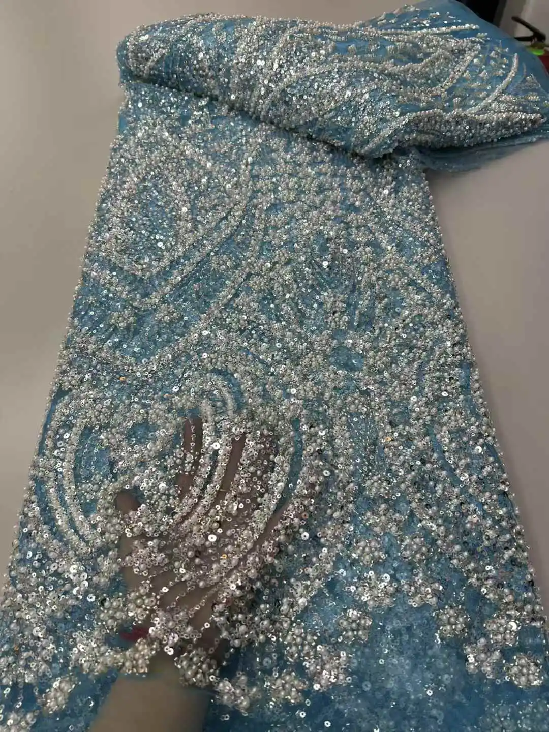 فساتين سهرة فاخرة مطرزة بالخرز الثقيل مع لؤلؤ دبي 2025 فستان نسائي عربي حورية البحر لحفلات الزفاف والحفلات الراقصة