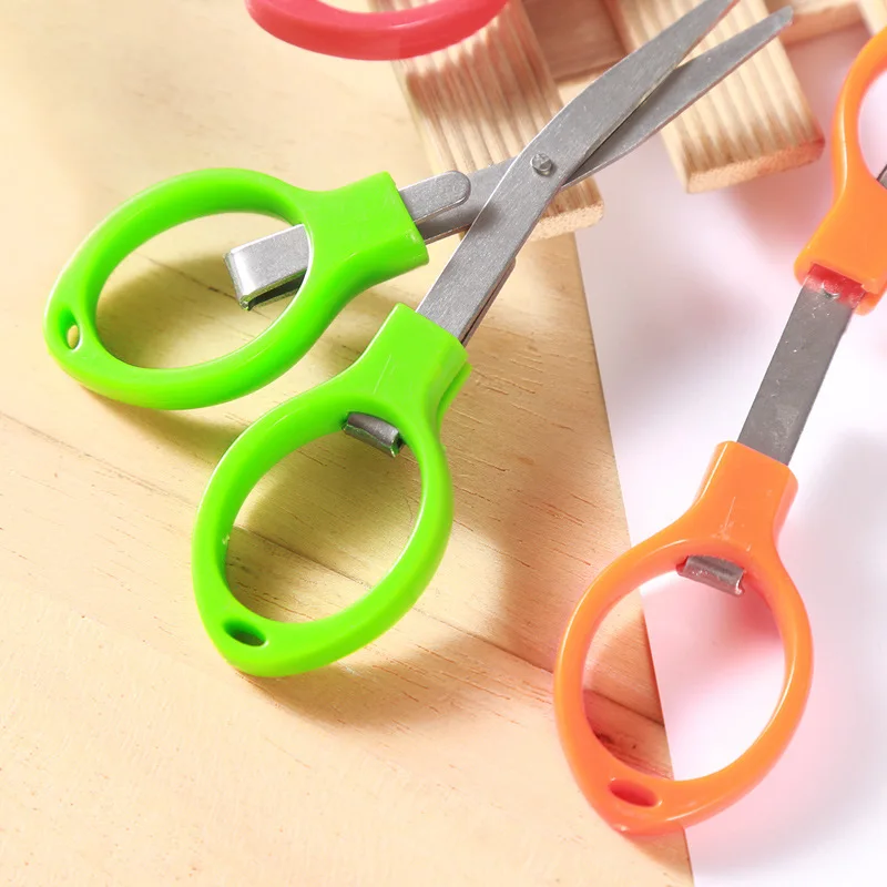 1PCS glasses scissors 8 plastic handle scissors travel portable folding scissors stainless steel scissors. Random color