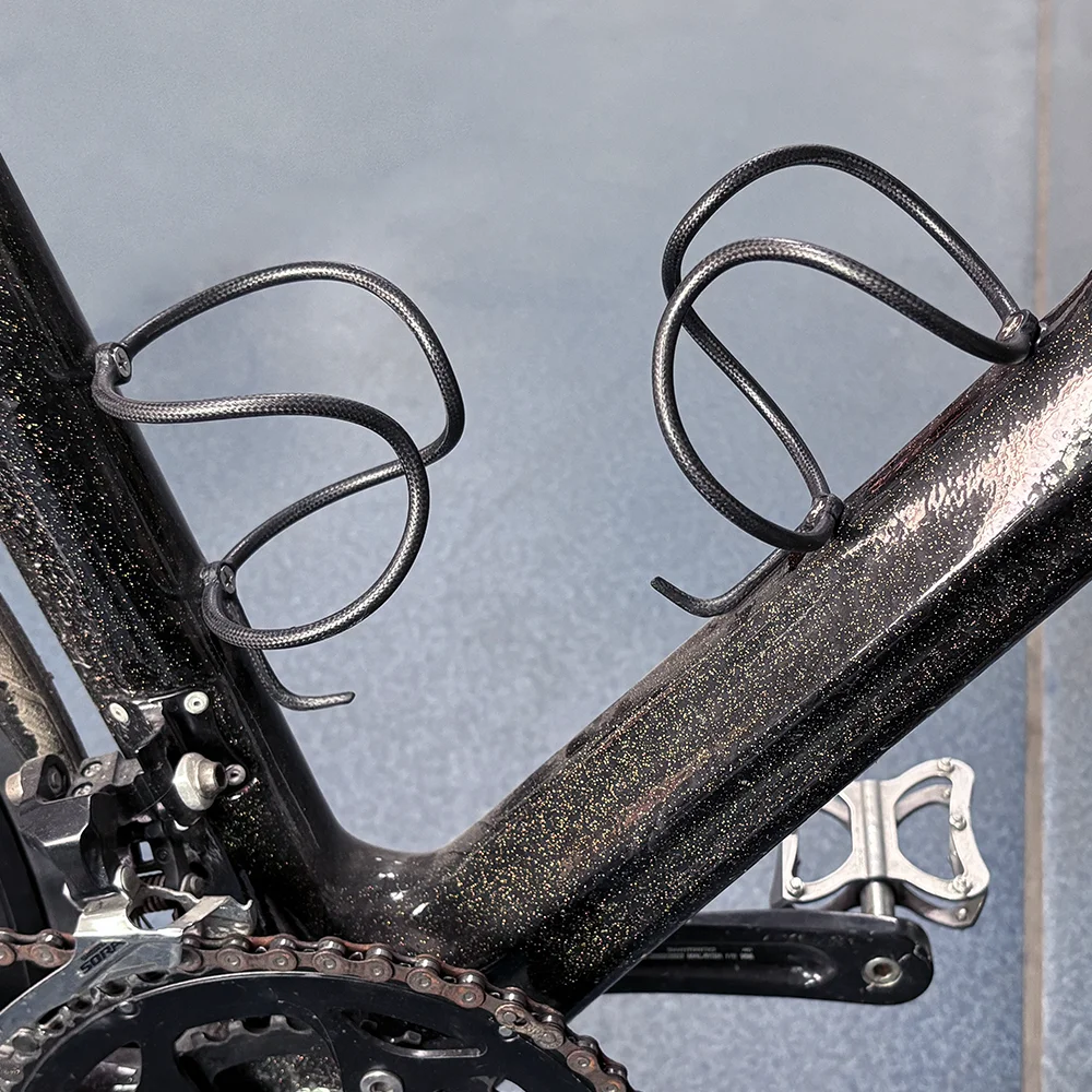 Leichter 6g Mountainbike- und Rennrad-Flaschenhalter aus Carbonfaser mit 6G Titanlegierungsschrauben, Ultraleicht und Universell – Detail 4