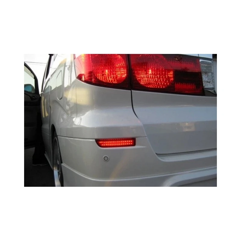 

2PCS Red Bumper Reflector LED Brake Stop Light For Toyota Avensis Alphard Estima Bumper Reflector LED Brake Stop Light Parts