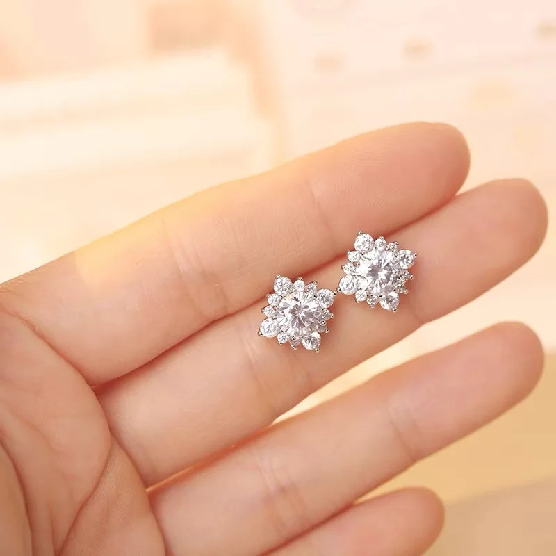 Platinum PT950 needle rectangular snowflake earrings female new fashion moissanite earrings small fresh earrings